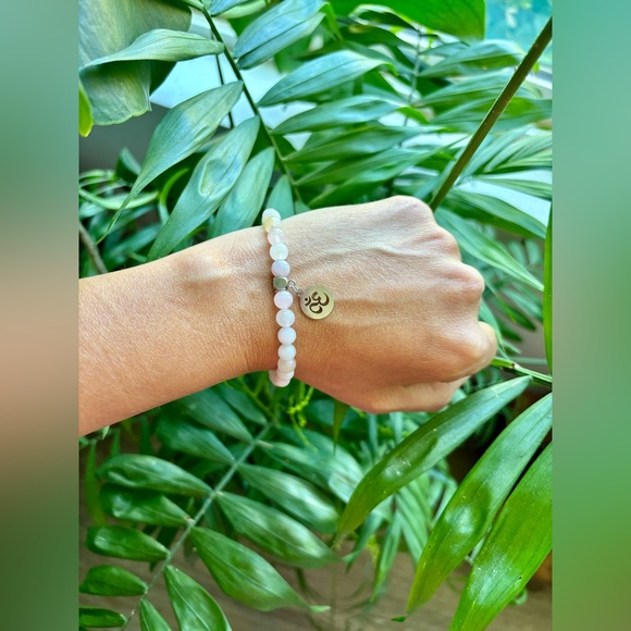 Rose Quartz ~ Aum bracelet - Picture 2 of 4